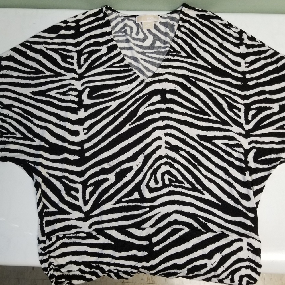 MICHAEL Michael Kors Zebra Batwing Sz L Top P9